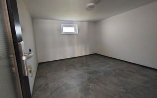 Casa cu garaj, pivnita, curte mare - Poză 18