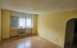 BRASADAS vinde apt 3 cam NEFINISAT etaj 4/4 in Micro 16. - Poză 6