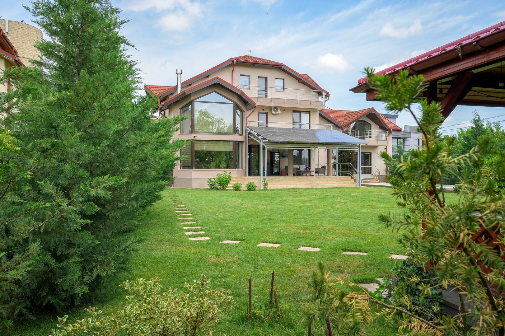 Vila cu design spectaculos, tehnologie smart & lifestyle complet - Poză 64