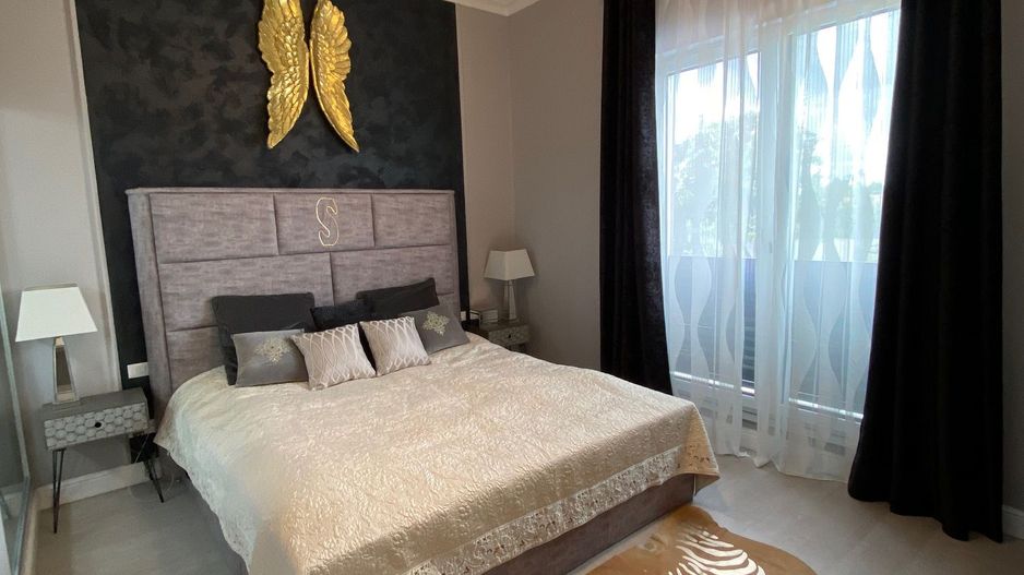 Vila deosebita cu piscina zona Dumbravita - Poză 10