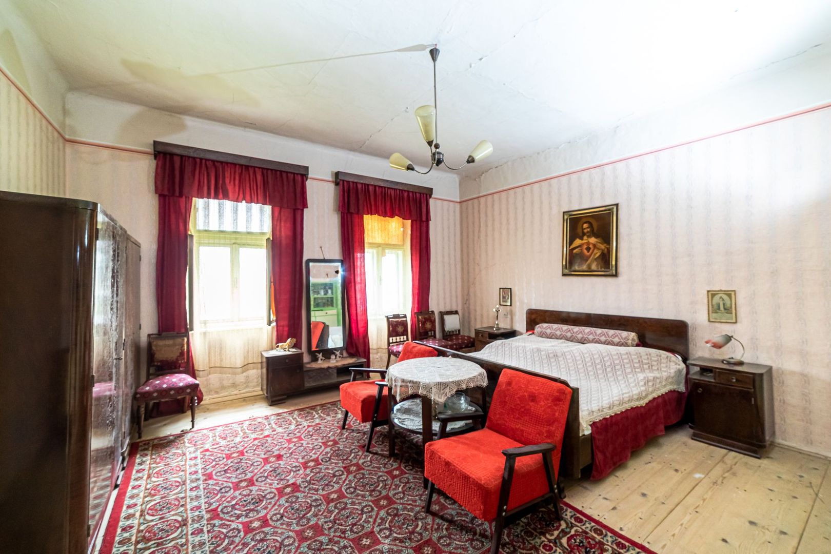 Casă în zona centrală Pâncota - Poză 6