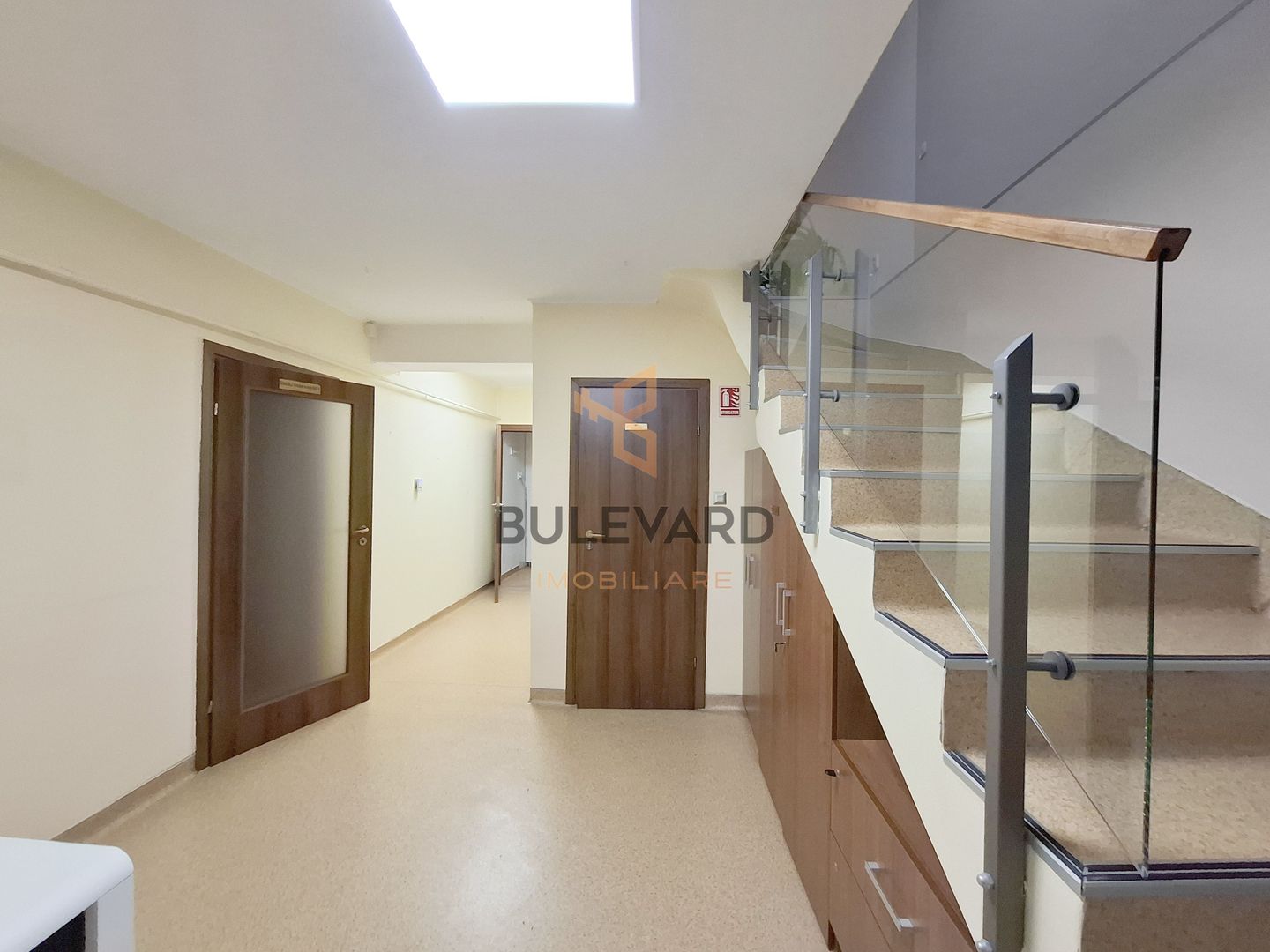 Spatiu comercial pretabil pentru activitati medicale, clinica! - Poză 12