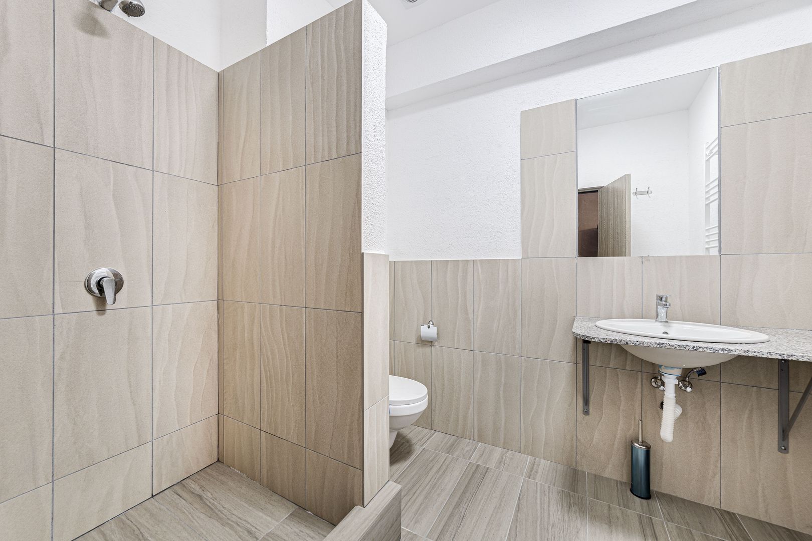 Cladire apartamente de inchiriat - Poză 8