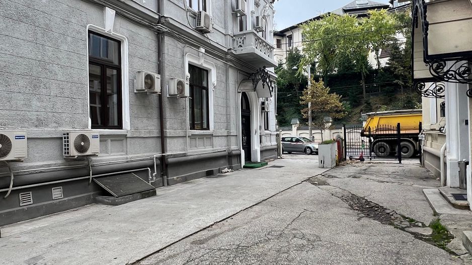 Cladire 23 de camere cu teren 554 mp - Poză 5