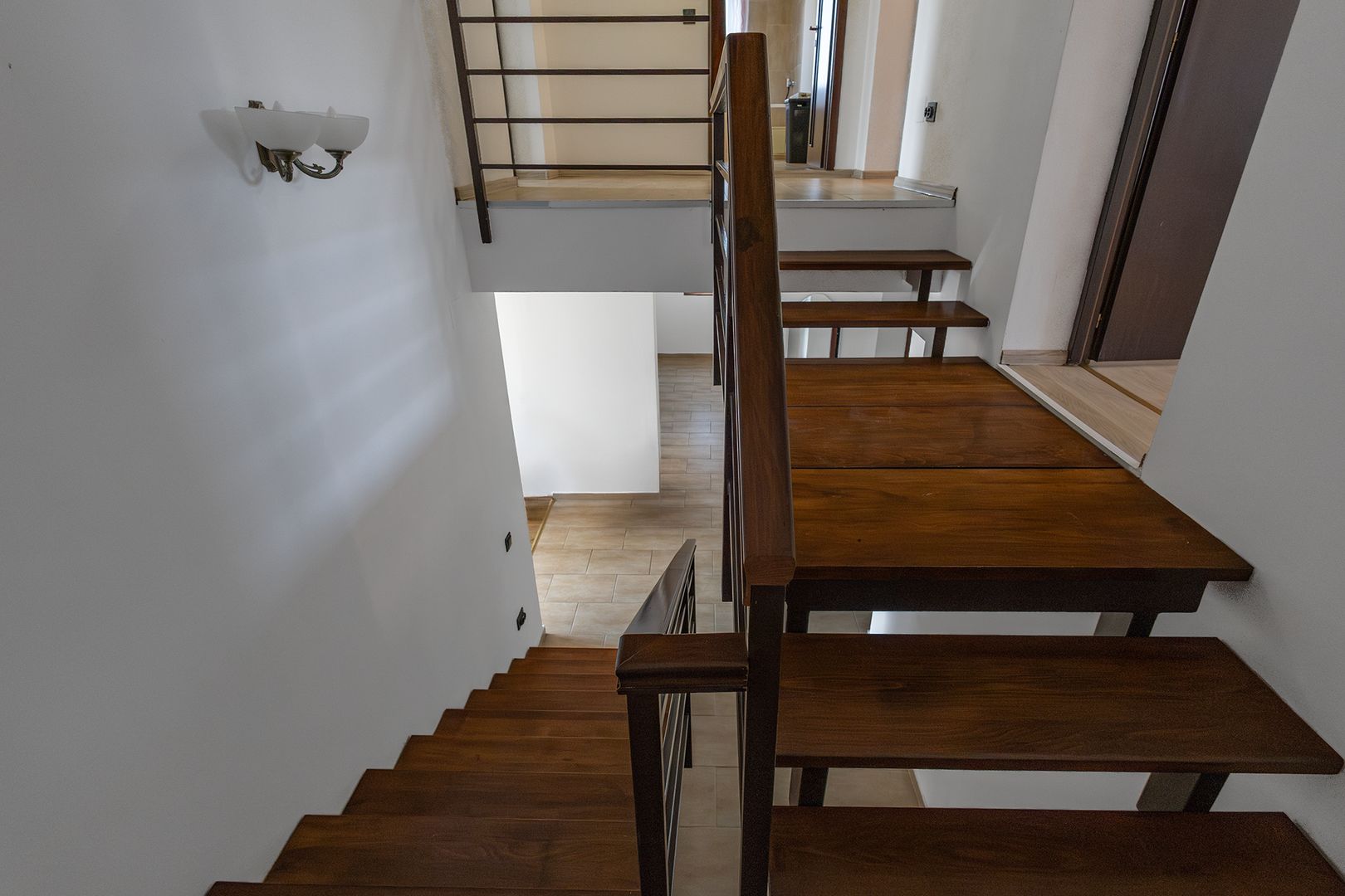 Casă cu 4 dormitoare în Ronaț | 181 mp utili | Garaj | Teren 345 mp - Poză 10