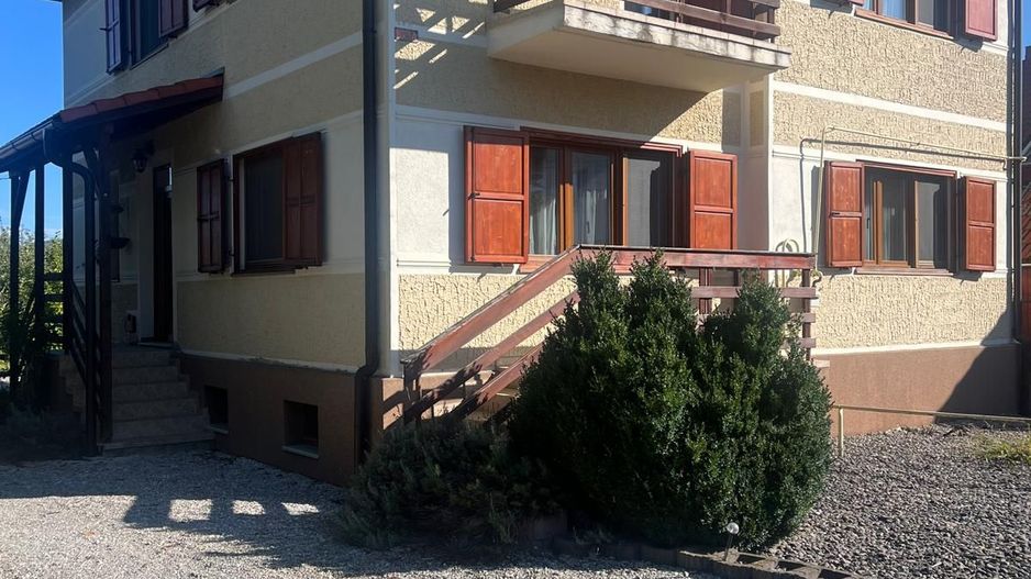 Ocazie unică! Casă de vânzare în stațiunea Covasna! - Poză 2