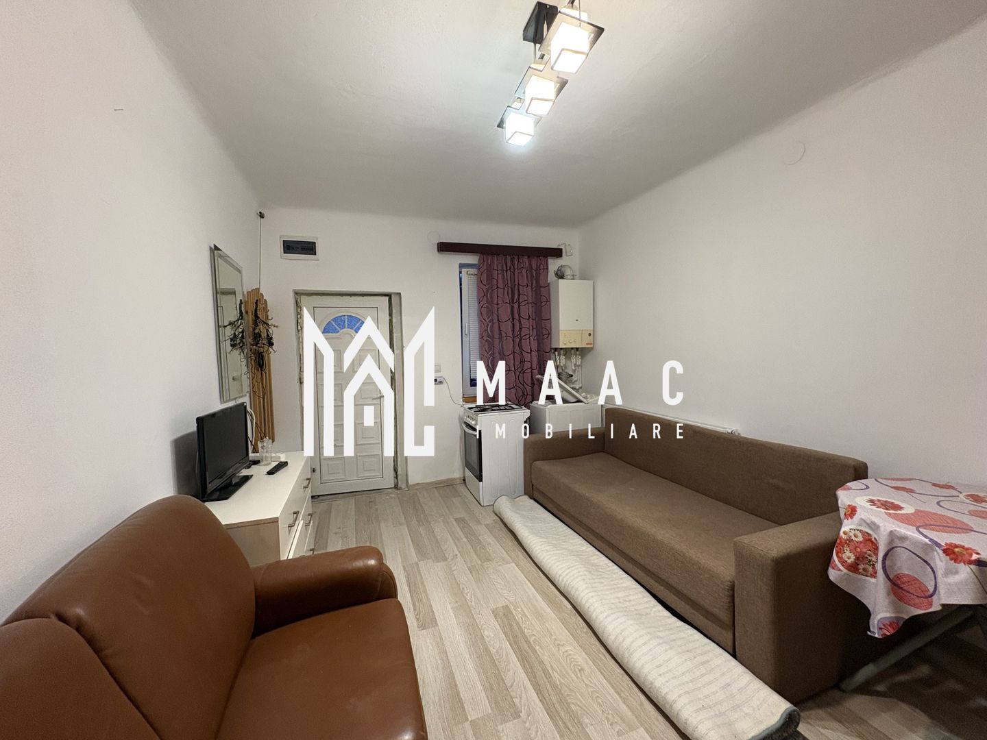 Garsoniera de inchiriat la casa I parter I Piata Cluj - Poză 2