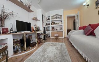 Apartament cu 3 camere  de vanzare - B dul 1 Mai - Poză 1