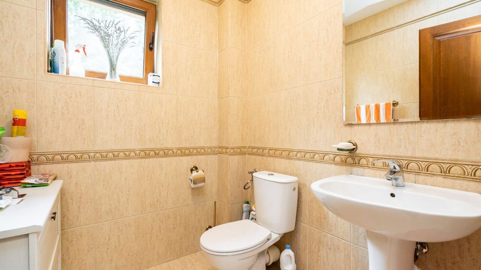 Vilă premium 11 camere | Dămăroaia | saună | fitness | teren 1.000mp - Poză 19