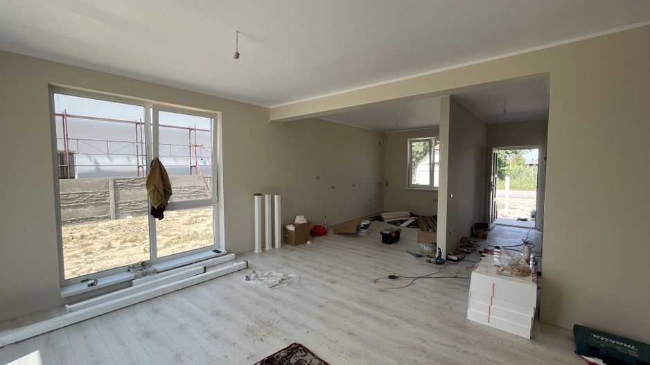 1/2 Duplex Utvin,4 Camere,2 Bai,Toate Utilitatile - Poză 5