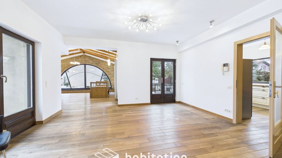 Casă de vis în Giroc – Eleganță clasică, spațiu vast și confortabil - Poză 7