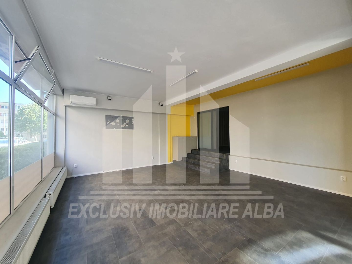Spatiu comercial de inchiriat, Cetate - Poză 1