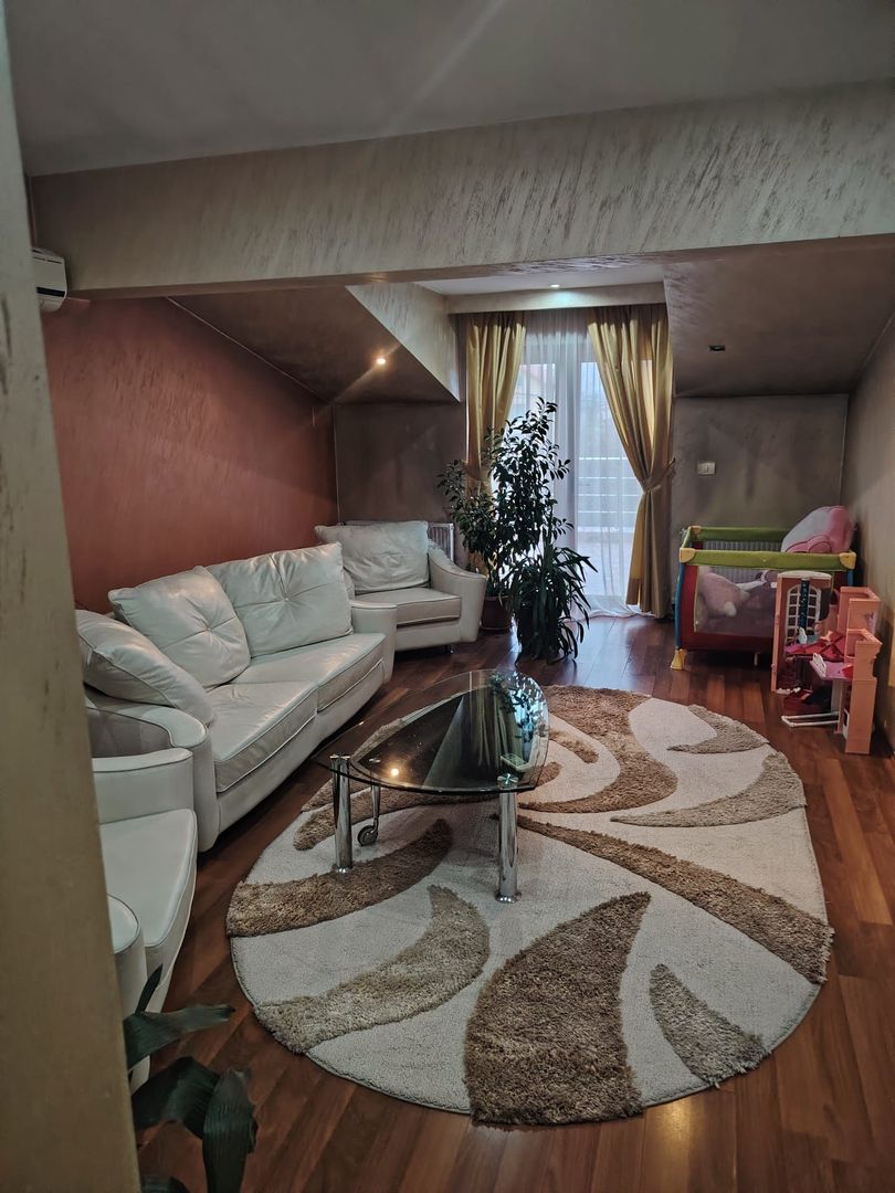 Vilă spațioasă P+1+M cu curte și garaj – Colentina - Poză 2