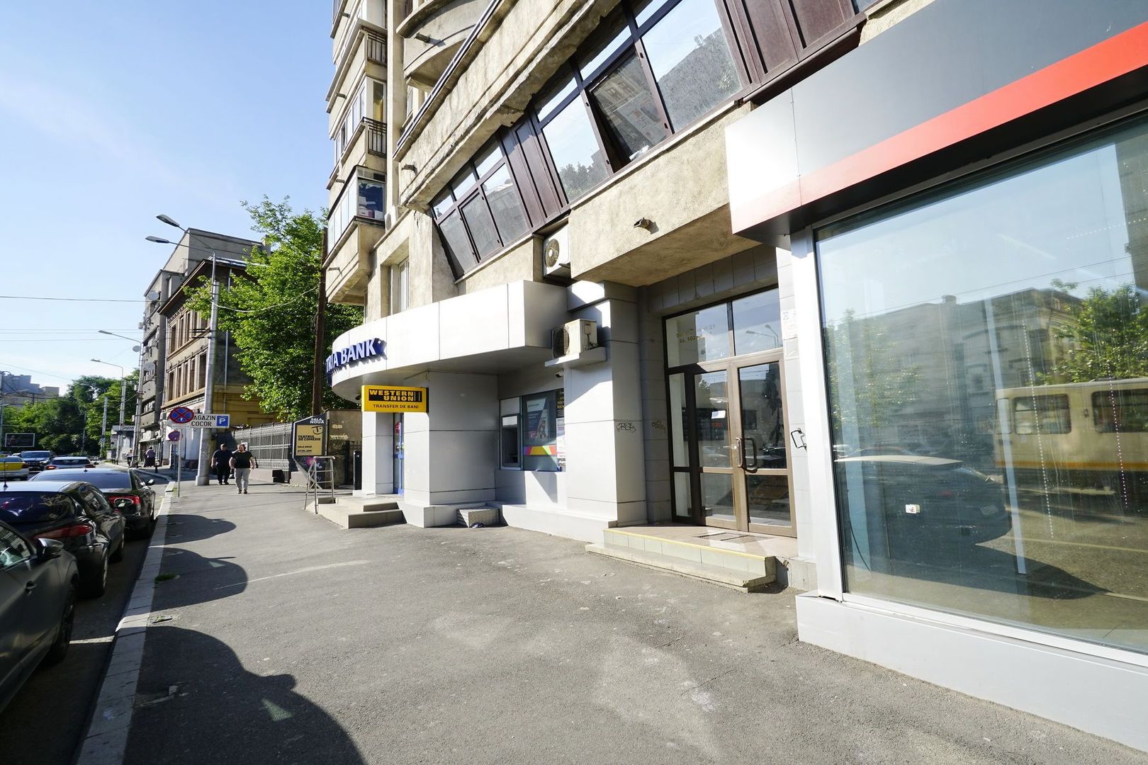 Spatiul comercial 100 mpu str.Sf Vineri colt cu B-dul Corneliu Coposu - Poză 4