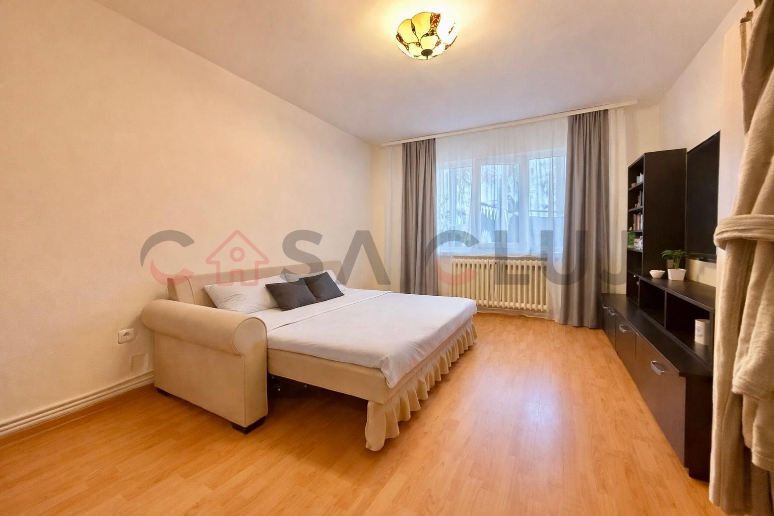 2 camere decomandate, lângă Baza Sportivă La Terenuri - Poză 2