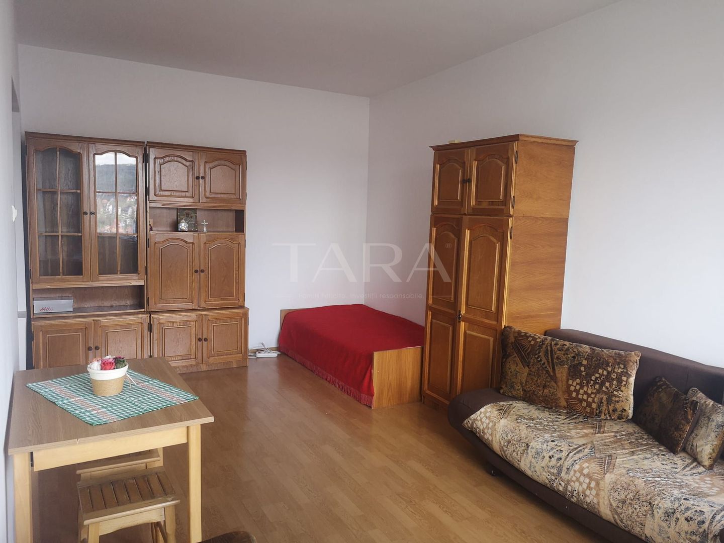 Apartament luminos cu vedere panoramică - Poză 3