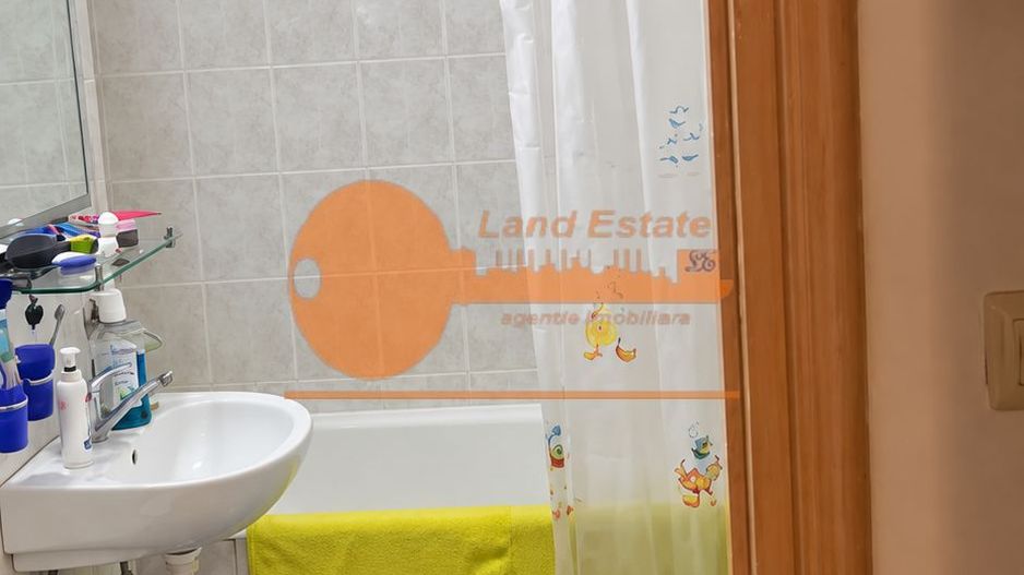 Apartament cu 3 camere la 2 Minute Metrou Raul Doamnei - Poză 3