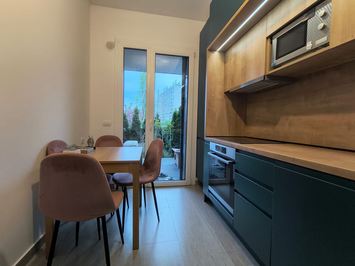 Comision 0,Inchiriere 2 cam parter,terasa proprie deosebit Laminorului - Poză 12