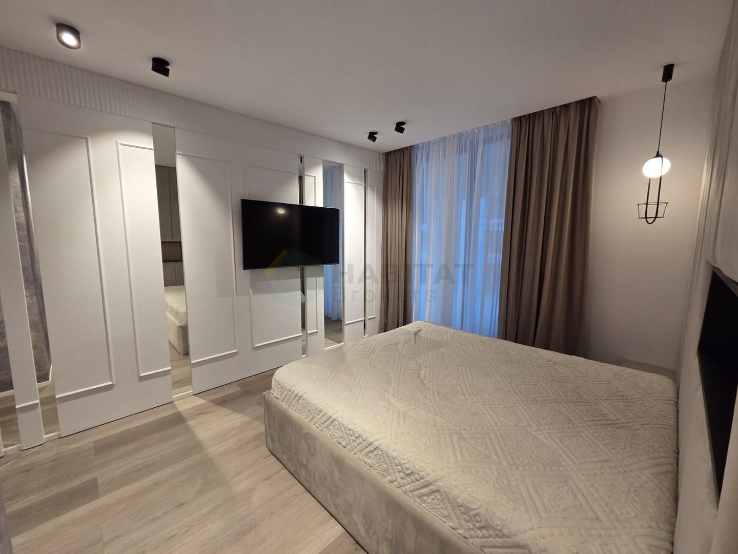 Apartament spectaculos cu grădină privată de 152 mp – disponibil spre închiriere - Poză 19