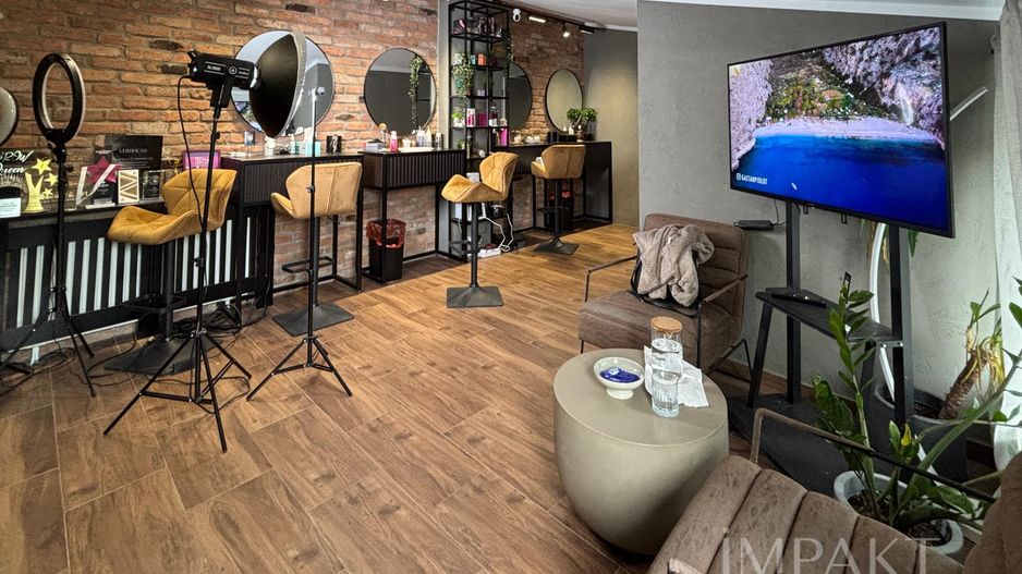Spațiu comercial de vanzare – salon activ, randament imediat - Poză 11