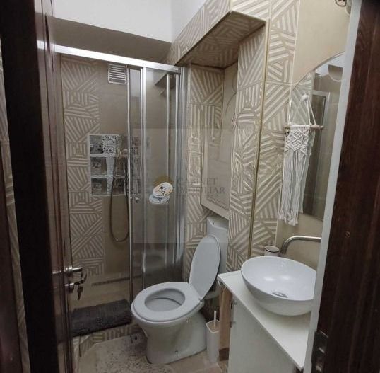 Piata Romana metrou - vedere catre bulevard - Poză 6