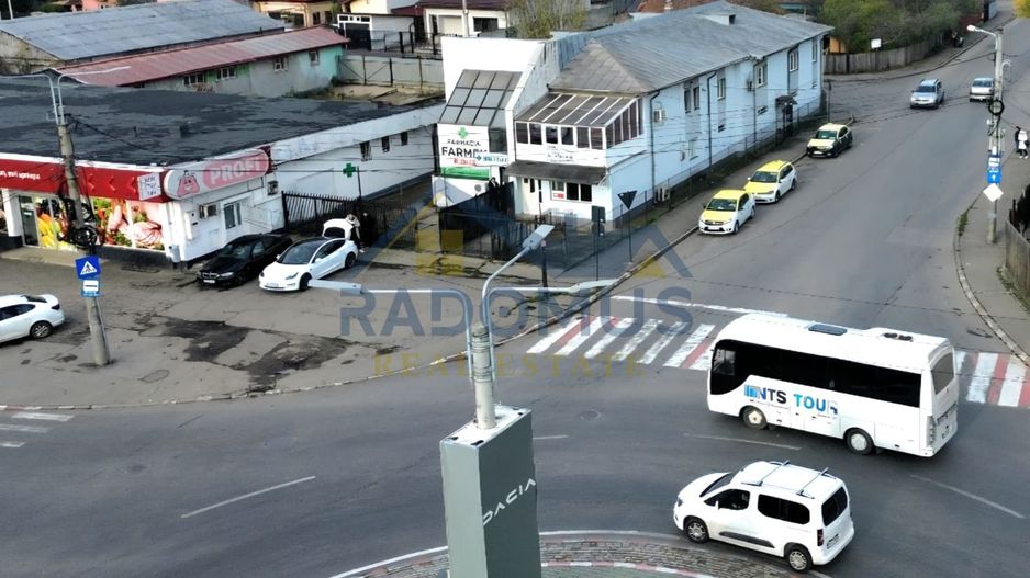 Casă + Spațiu Comercial - Str.Strandului - 200 mp Utili - Trifazic - Poză 1