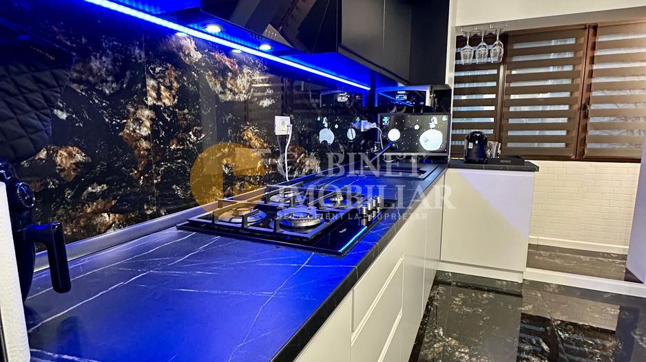 Nicolina - Apartament 3 Camere Decomandat -Etaj3  + Loc De Parcare ,Bloc - 1992 - Poză 12