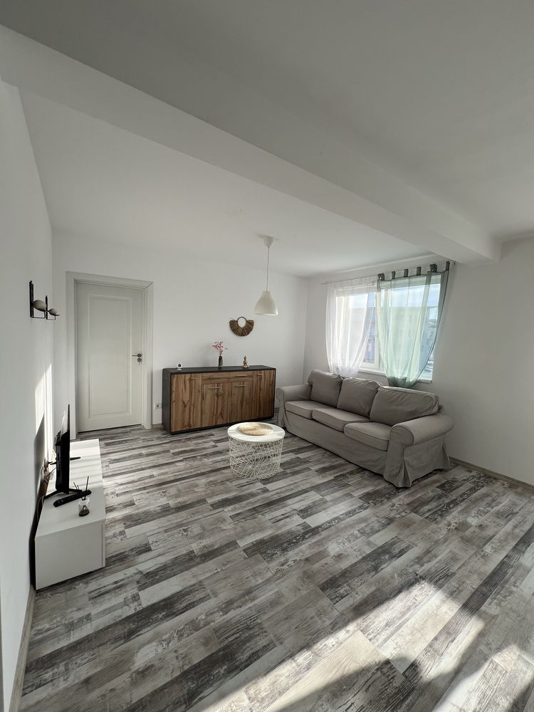 Vand apartament cu 2 camere - Poză 1
