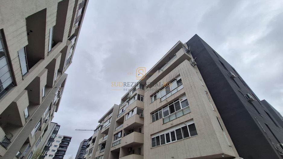 Apartament decomandat cu 2 camere de vanzare, zona Grand Arena Mall - Poză 1