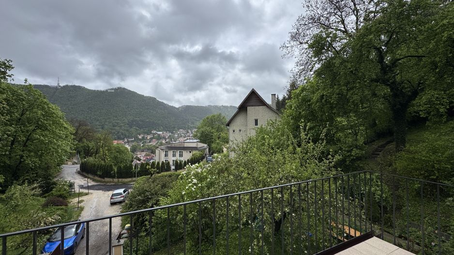 Apartament cu vedere spre Tâmpa, liniște și natură, în Centrul Istoric al Brașov - Poză 18