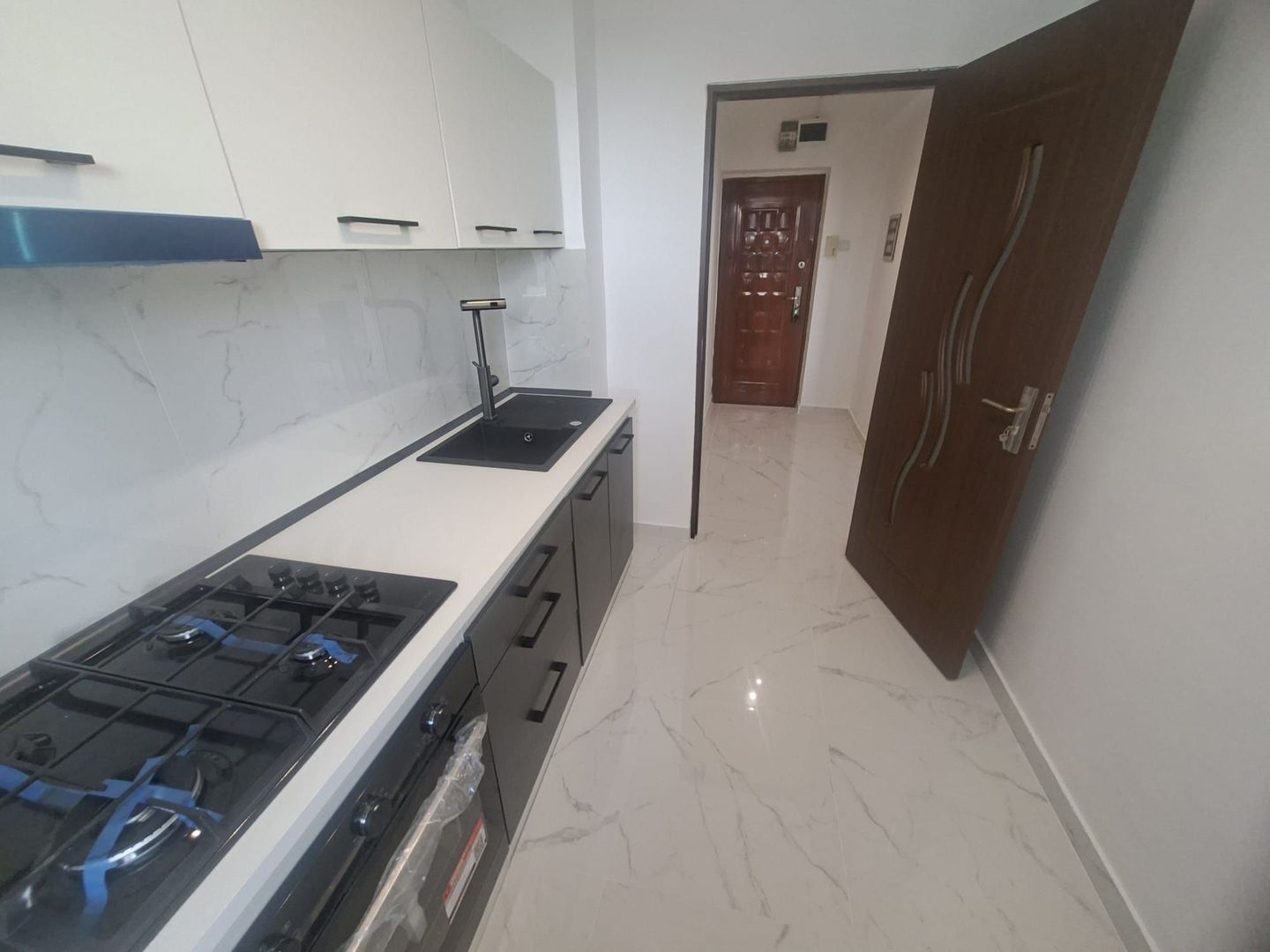 Apartament renovat cu doua camere, Bd. Obregia, 105.000€ - Poză 14