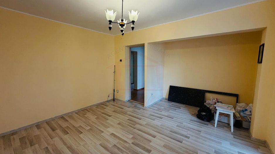 De vanzare Apartament 3 cam dec. in Galati, Micro 20, etaj 7,  65 mp - Poză 3