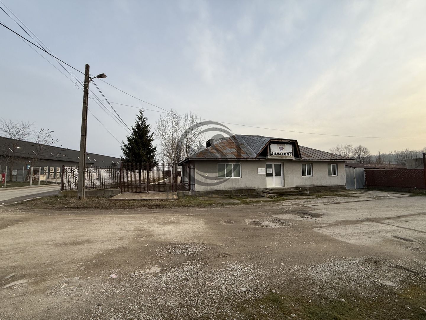 Casa / Spatiu birouri de vanzare | 1.153 mp teren | Kaufland - Moreni - Poză 2
