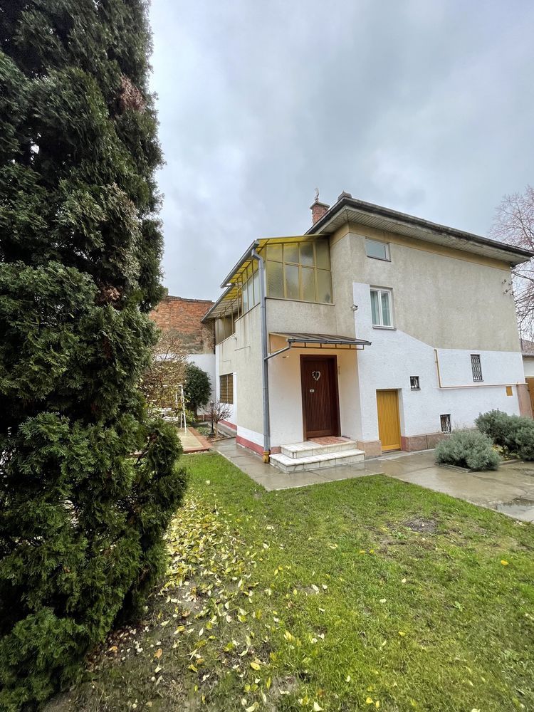 Casa de vanzare in zona centrala - Poză 4