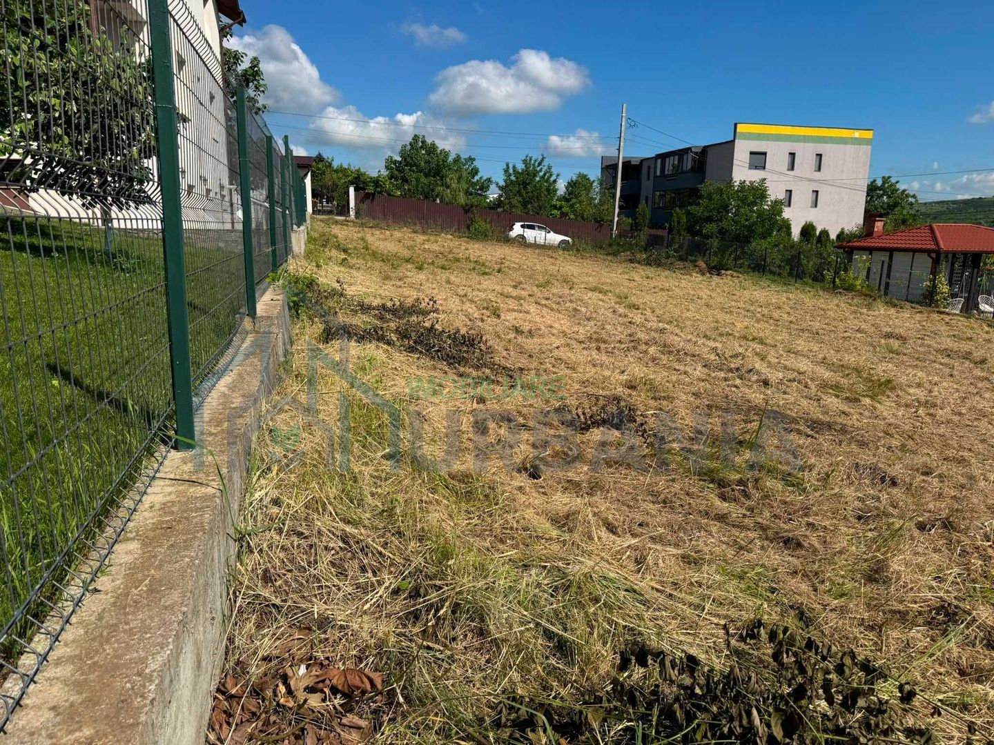 Teren intravilan de 700 mp în Valea Lupului, strada Petre Carp - Poză 5