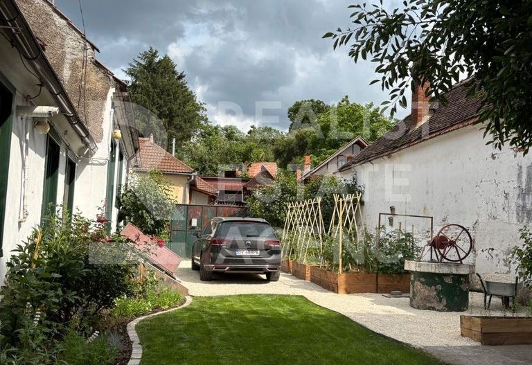 Casă tradițional săsească, 70 mp, localitatea Bod, Brașov - Poză 1