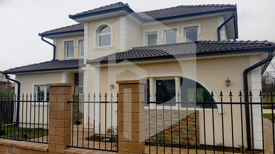 Casa superba 3 dormitoare 500 teren zona Tocile - Poză 16