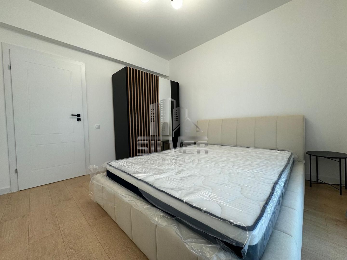 Casa tip duplex  la cheie. - Poză 10