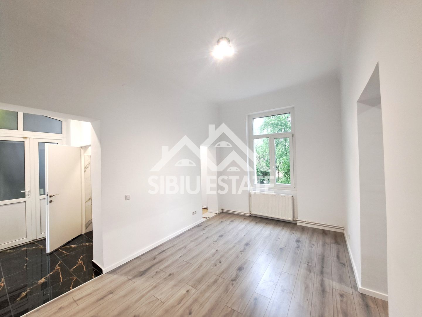 Birouri de inchiriat, confort optimizat, Sibiu central - Poză 2