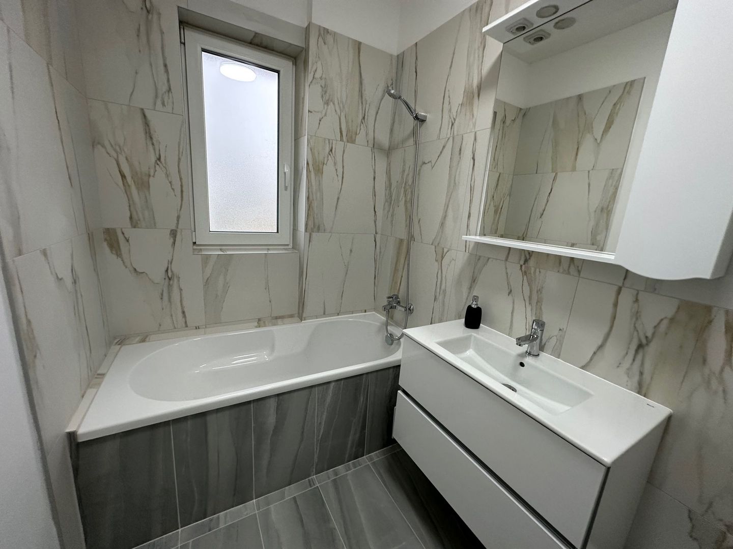 Apartament 3 camere - Poză 15