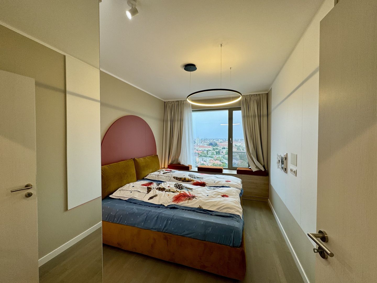 Apartament  la Isho cu vedere panoramica asupra orașului - Poză 9