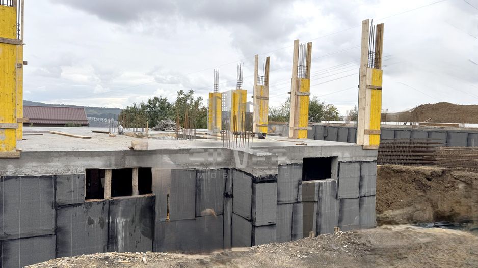 Case cuplate in zonacVivo cu panorama deosebita. - Poză 1