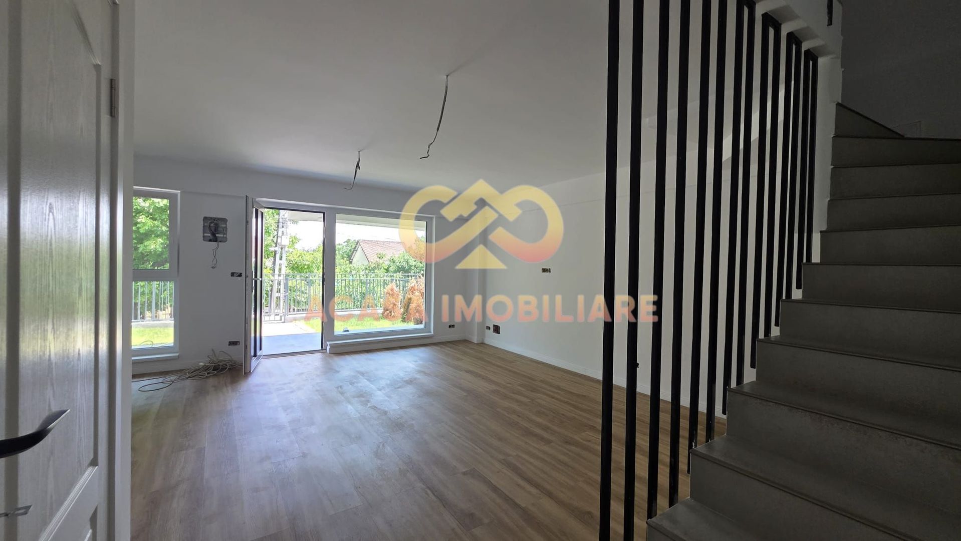 APARTAMENT 3 CAMERE PE 2 NIVELE  CU GRADINA  VALEA LUPULUI - Poză 3