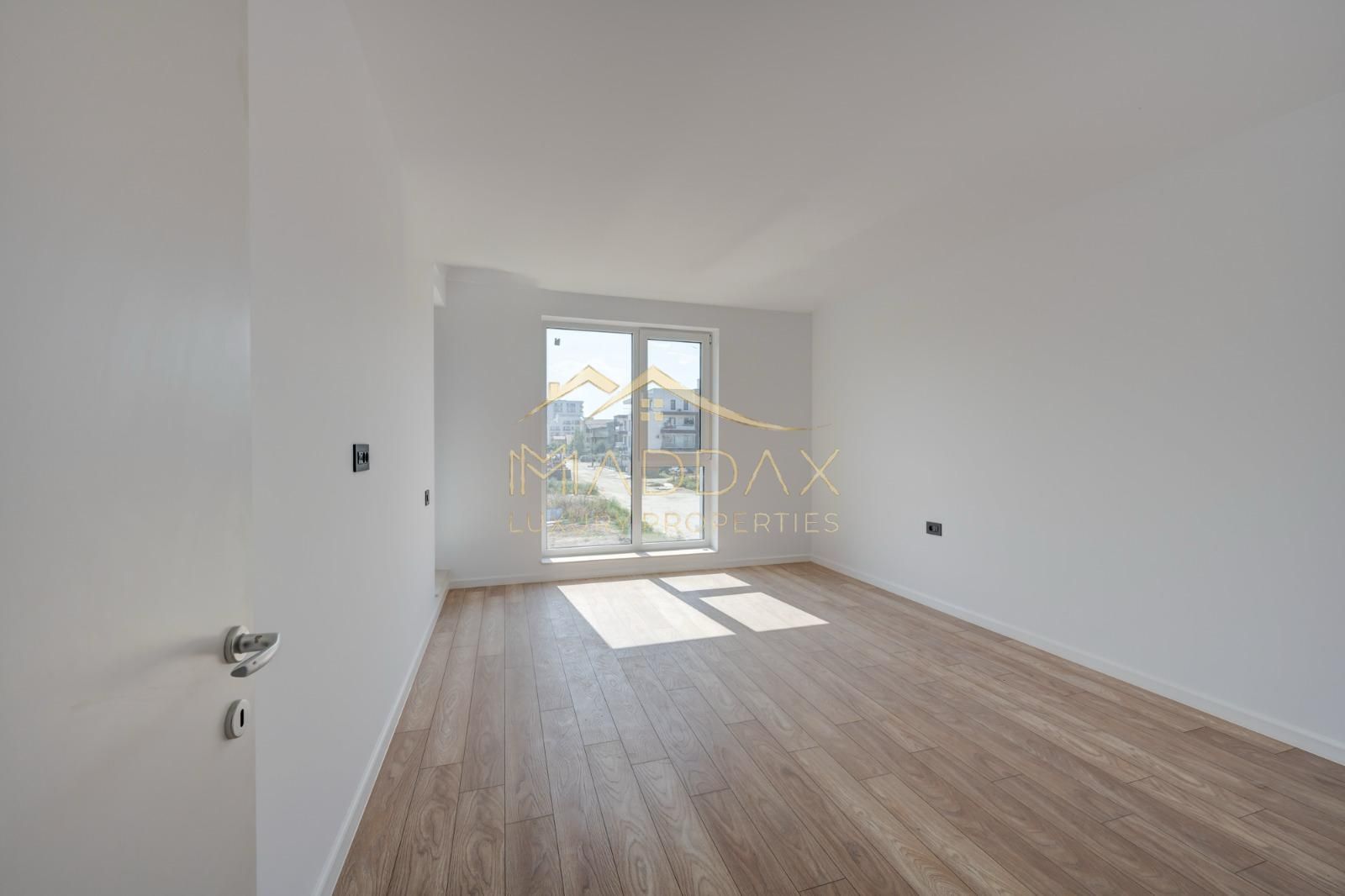 Vila LUX _P+2***5 camere//Lac Pipera-Tunari - Poză 14