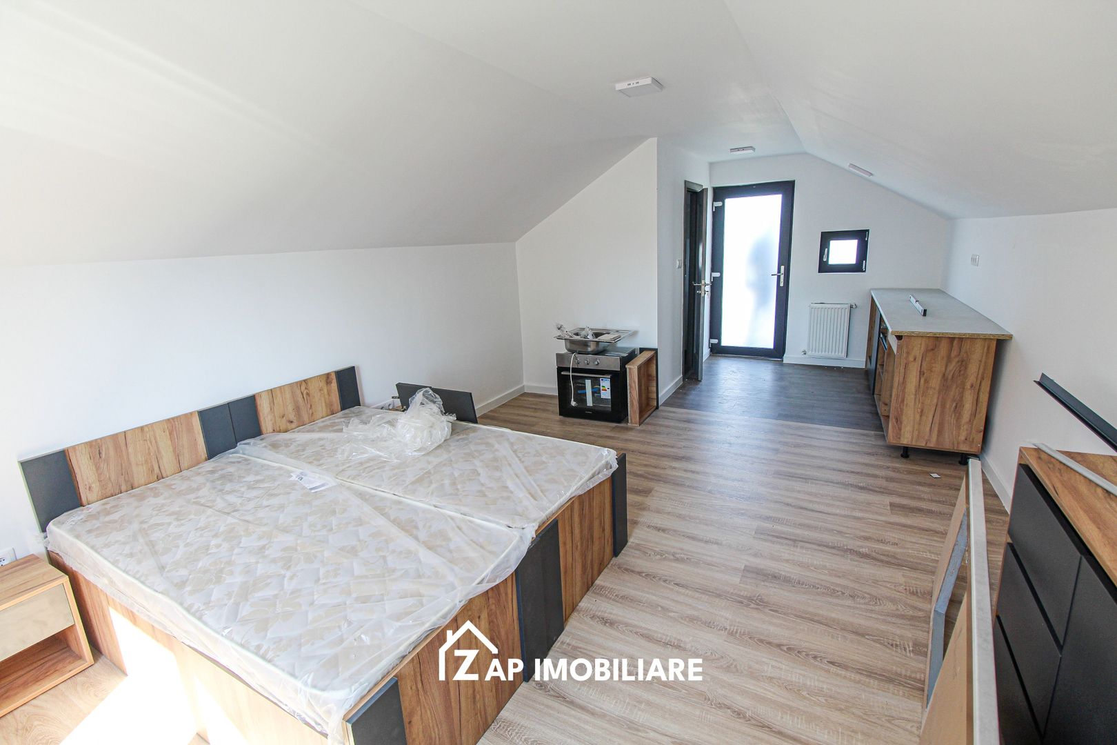 Spatiu birou + Garsoniera + 2 Parcari - Prima inchiriere - Poză 3