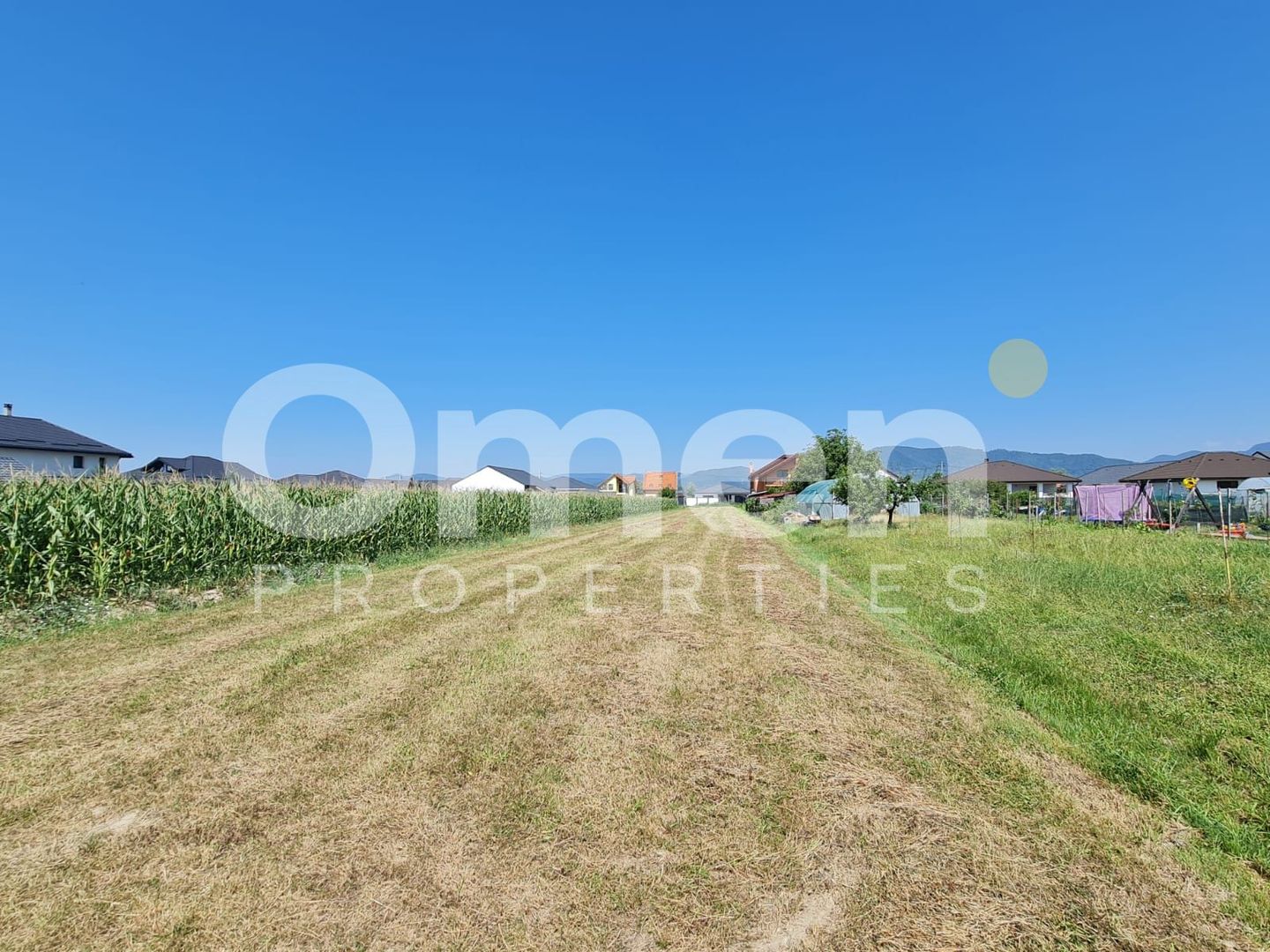 Teren intravilan 17 arii, utilitati la limita proprietatii, de vanzare , Mocira - Poză 1