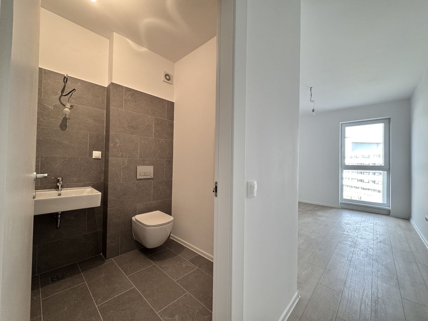 3 camere 76 mp SU + Balcon 6.5mp - Zona Lac Straulesti-Mall Colosseum - Poză 7