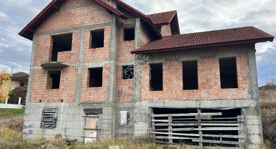 Casa 4 camere 340 mp-2 balcoane-teren 795 mp-Sigmir - Poză 1