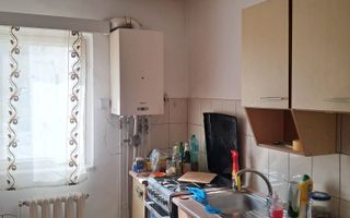 Apartament cu 4 camere, etaj 1, zonă excelentă. - Poză 2