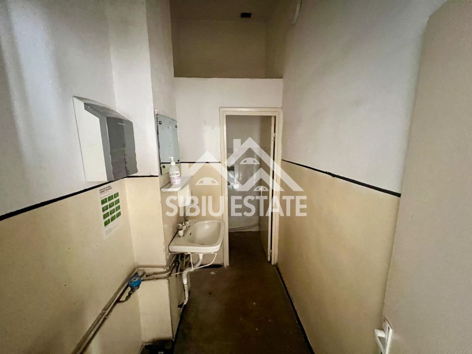 Spatiu comercial 60 mp cu vitrina mare la strada, Valea Aurie - Poză 3